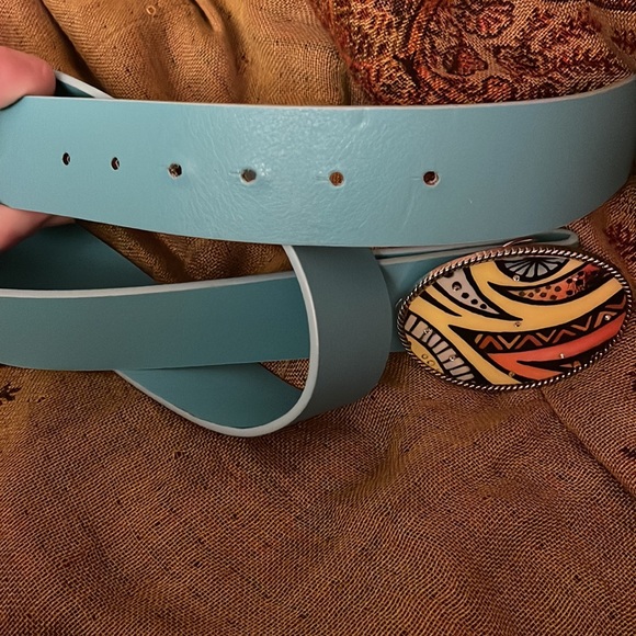 X or 1X Blue Faux Leather Belt w Silvertone Colourful Abstract Oval Belt Buckle - Picture 4 of 4